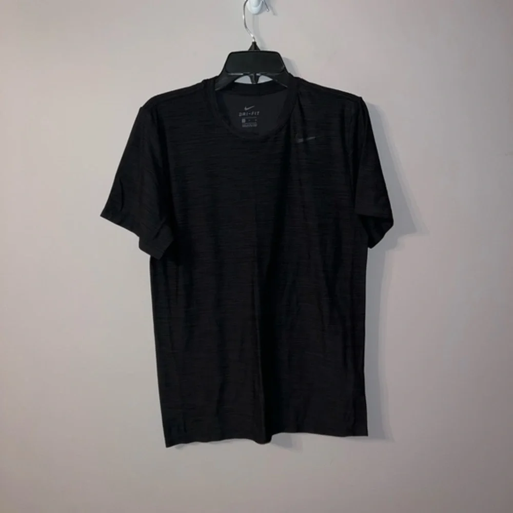 Black and dark gray Nike T-shirt, dry fit size small